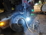 VÁ VỎ LỐP XE Ô TÔ XE TAI XE DU LICH - VÁ XE LƯU ĐỘNG BAU BANG